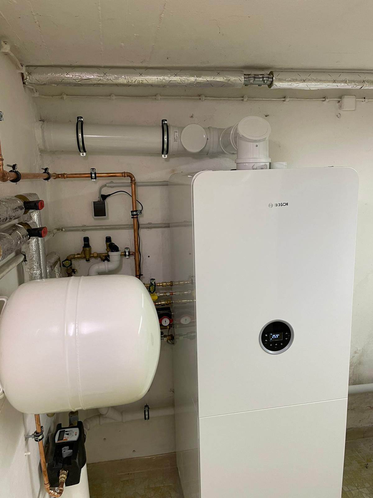 BAVIE plant, koordiniert und installiert deine neue Wärmepumpe zum Fixpreis, damit du deine Heizkosten langfristig reduzierst.