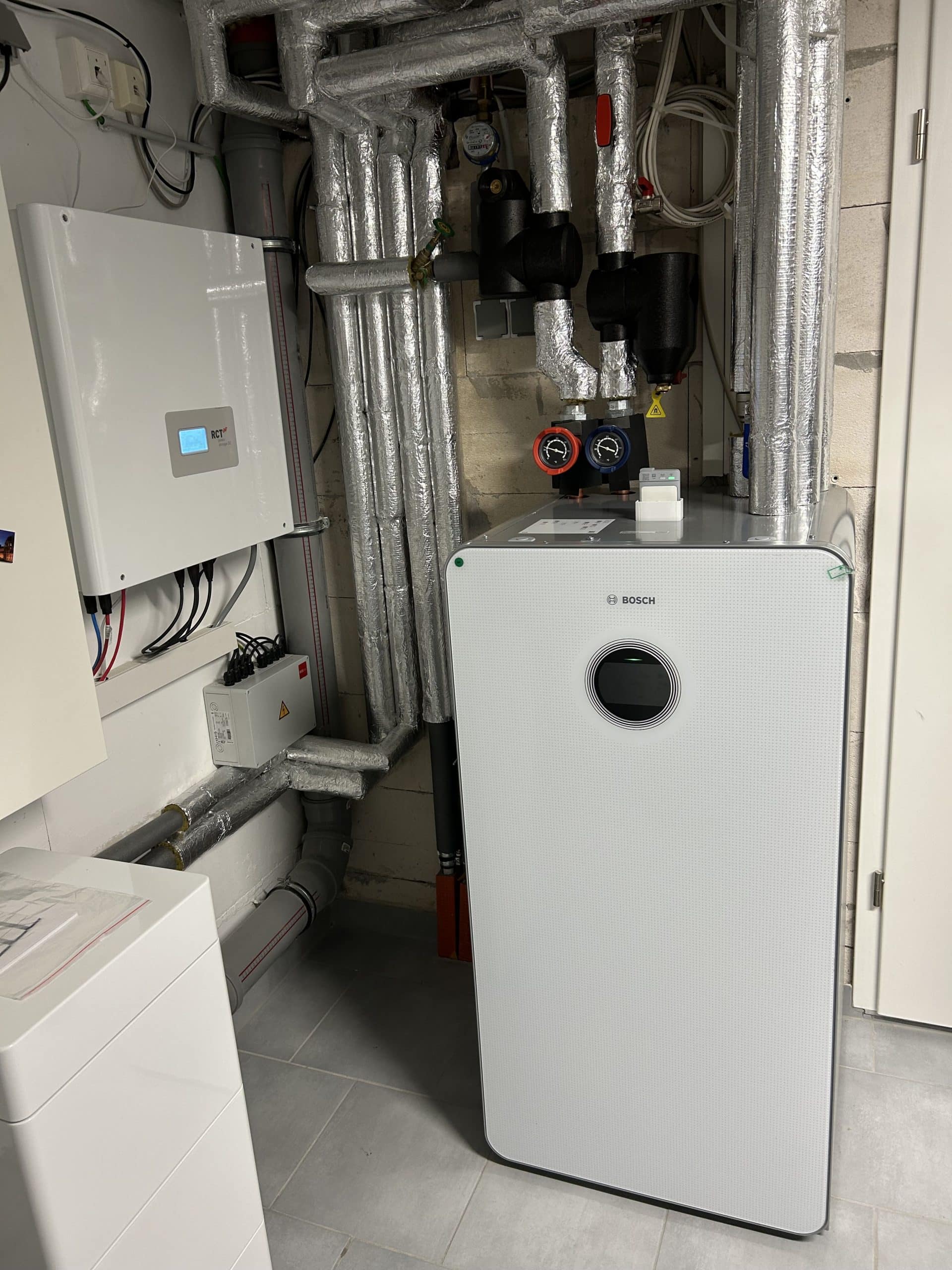 BAVIE plant, koordiniert und installiert deine neue Wärmepumpe zum Fixpreis, damit du deine Heizkosten langfristig reduzierst.